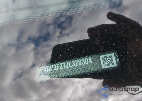 2018 Ford Focus Se z USA, uszkodzony, nr VIN 1FADP3F27JL328304